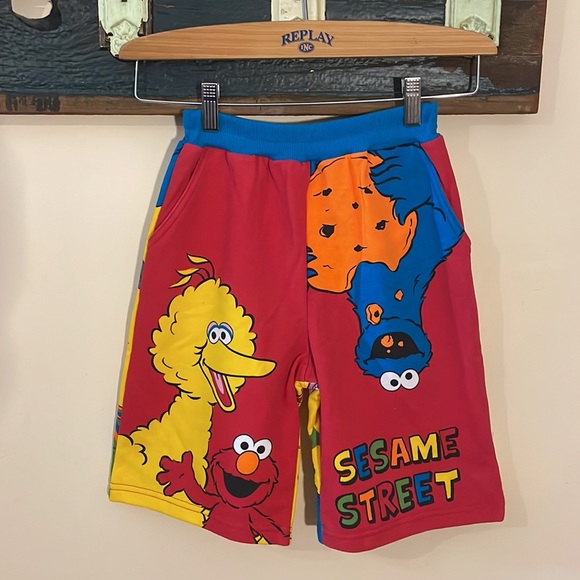 Universal Studios Japan Sesame Street Jogger Shorts - Picture 3 of 13